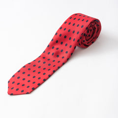 Red x black pointed tie