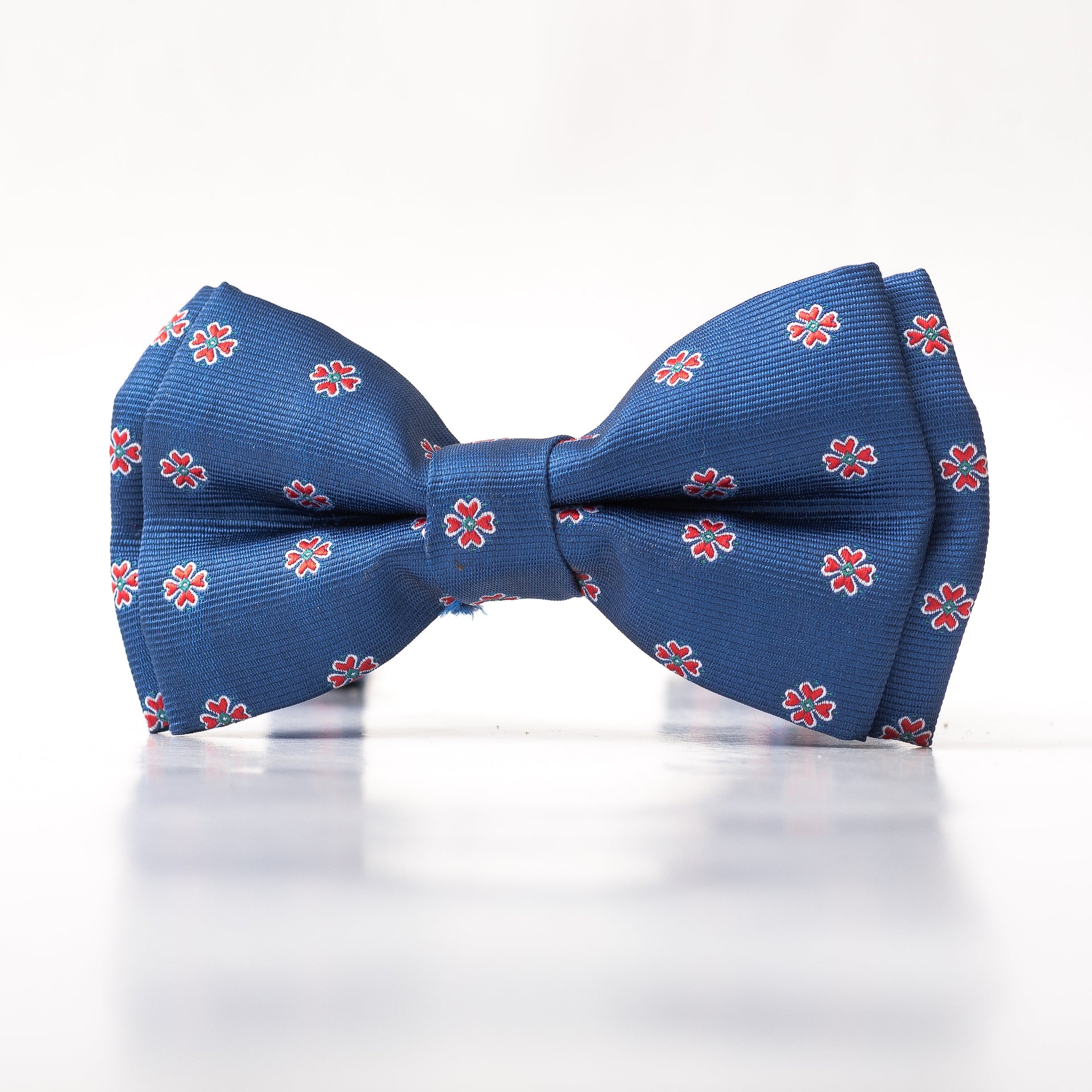 Blue butterfly Bow tie with flower patterns