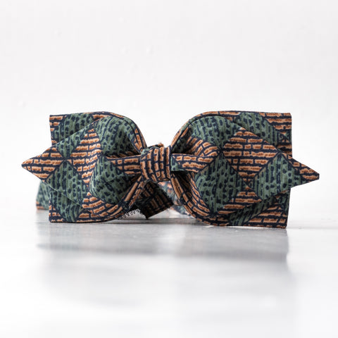 Green x light brown pointed Bow tie